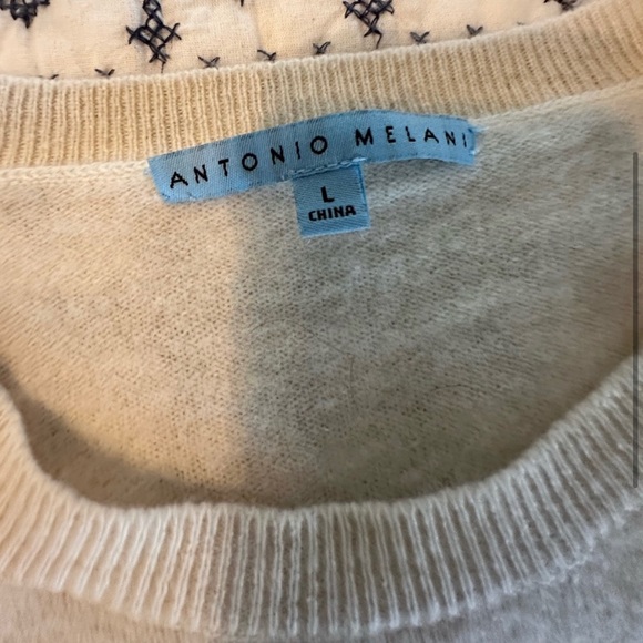 🤍Cashmere Sweater 🤍 - Picture 2 of 3